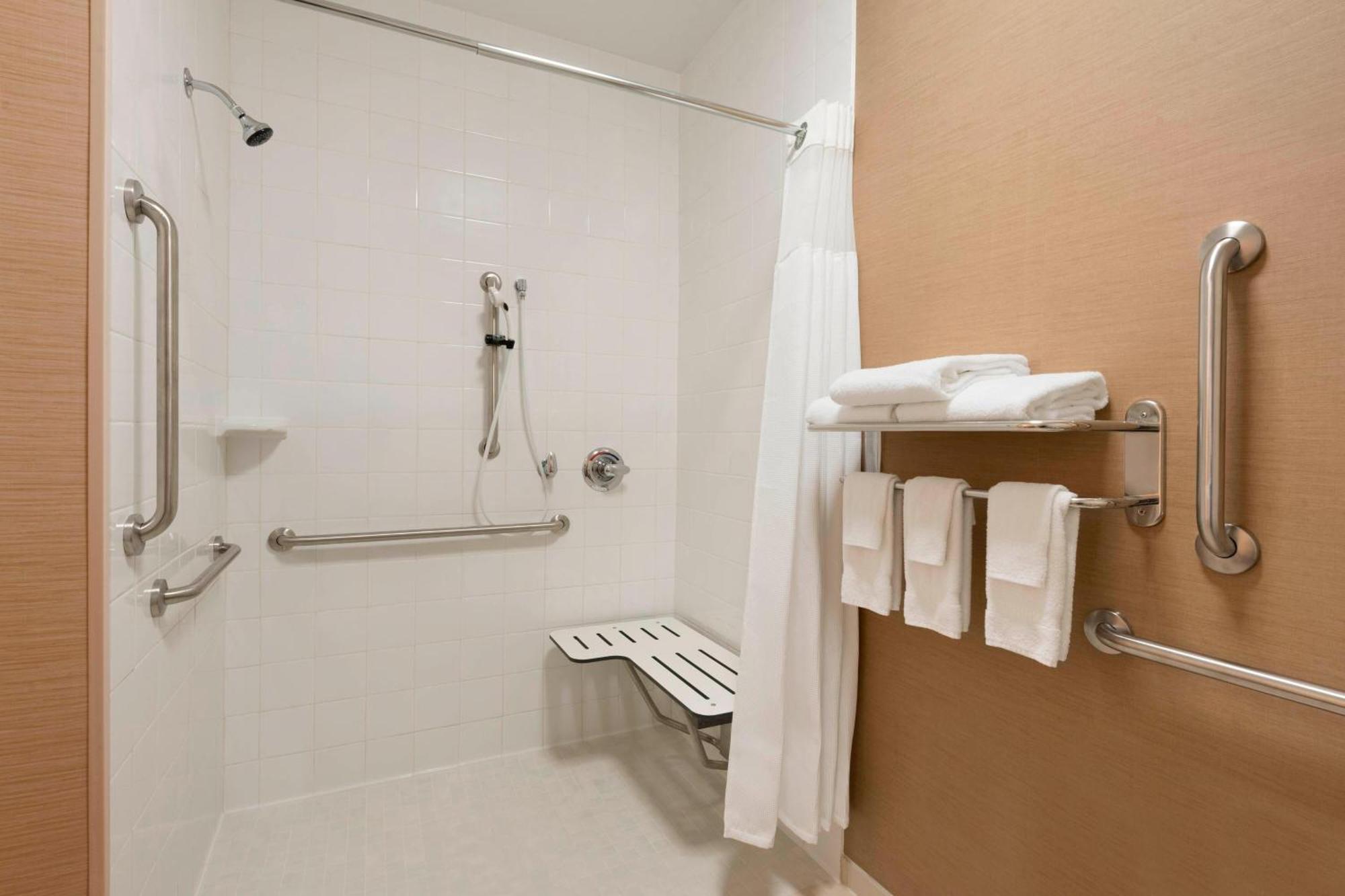 Fairfield Inn & Suites Hartford Манчестер Екстер'єр фото
