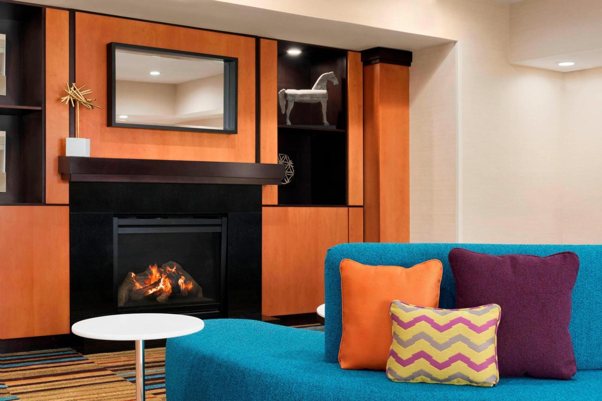Fairfield Inn & Suites Hartford Манчестер Екстер'єр фото